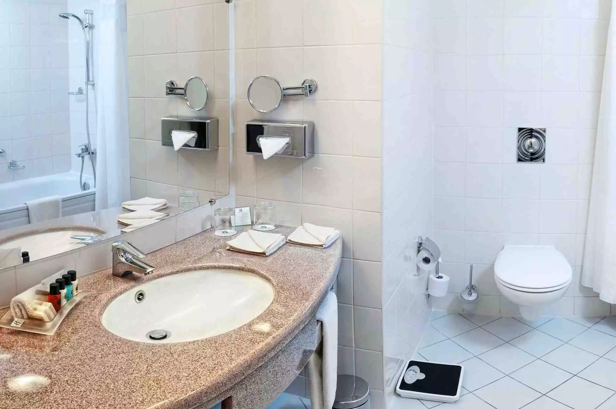 هالیدی این لسنایا